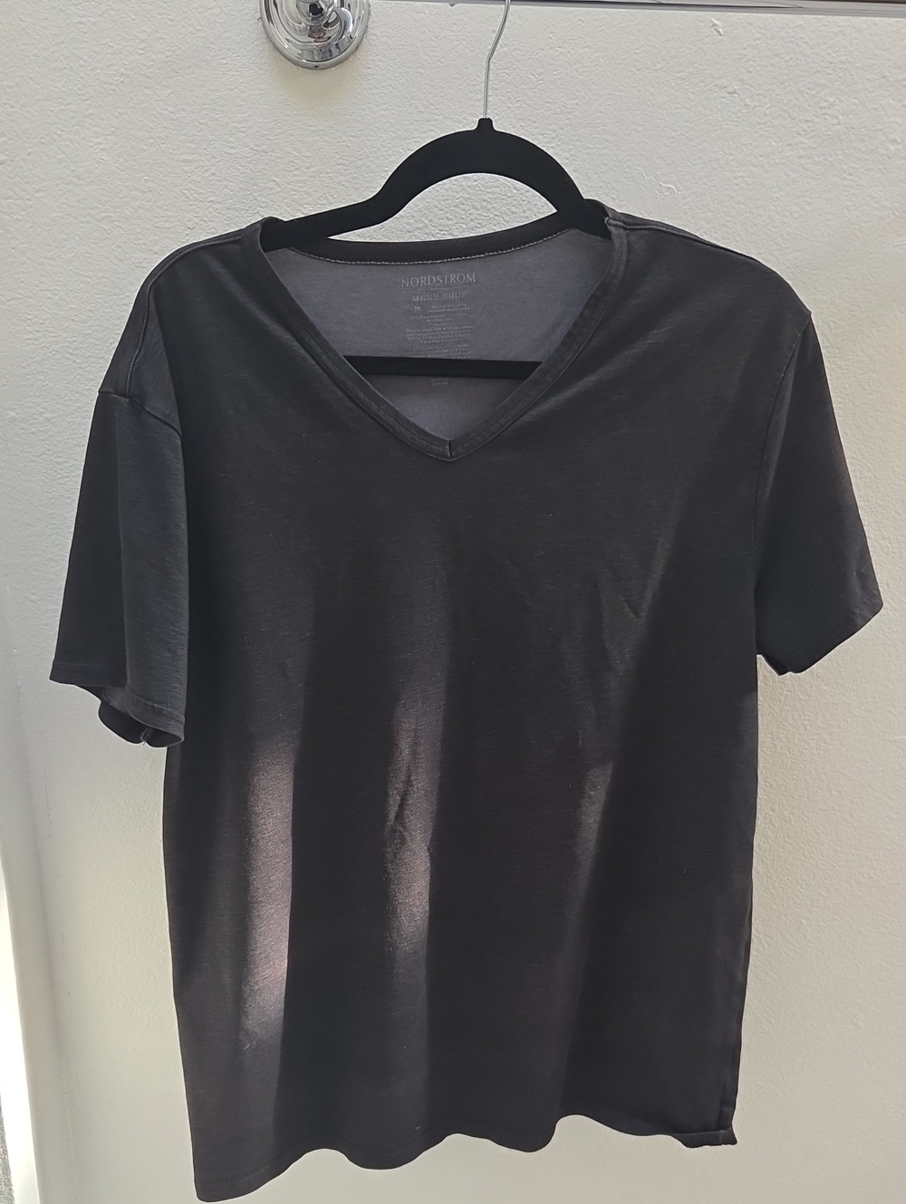 Nordstrom Men’s Dark Grey V-Neck Short Sleeve Tee - M